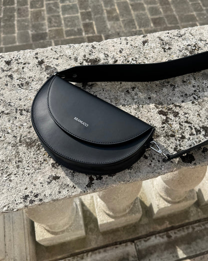 Pantheon Oculus Black (Premiera 12.07 Niedziela o 18:30)