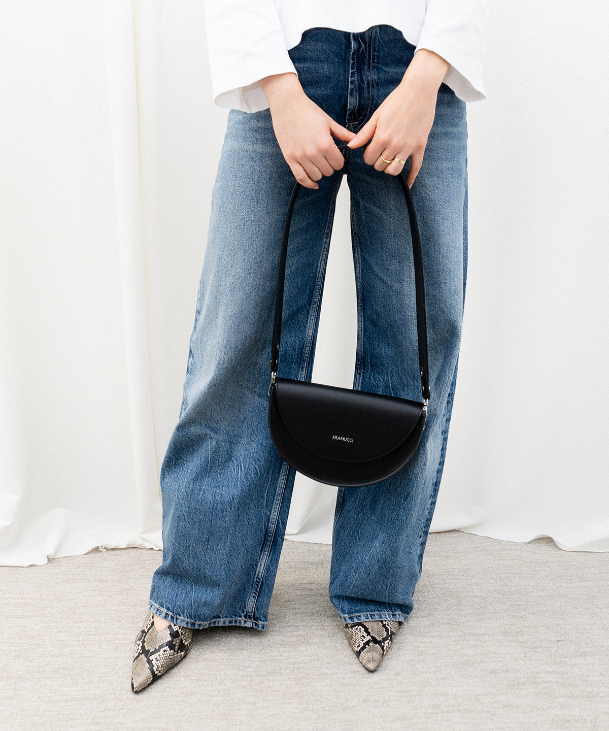 Moon Saddle Black