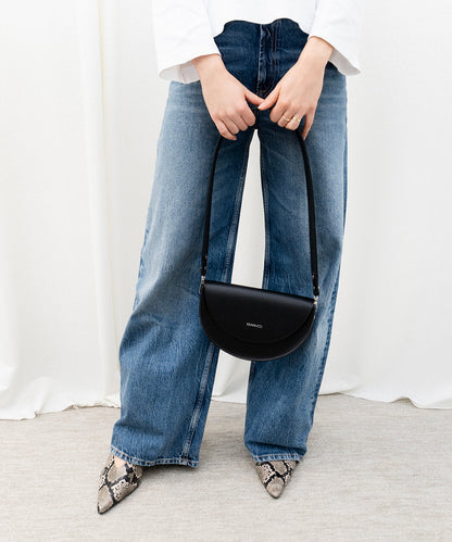 Moon Saddle Black